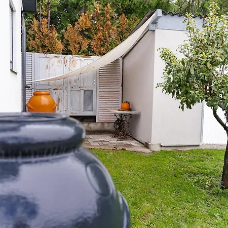 Poganyko Vendeghaz 2 شقة