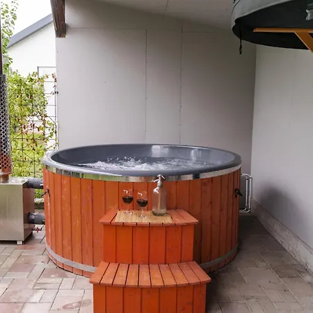 Poganyko Vendeghaz 2 דירה Pakozd