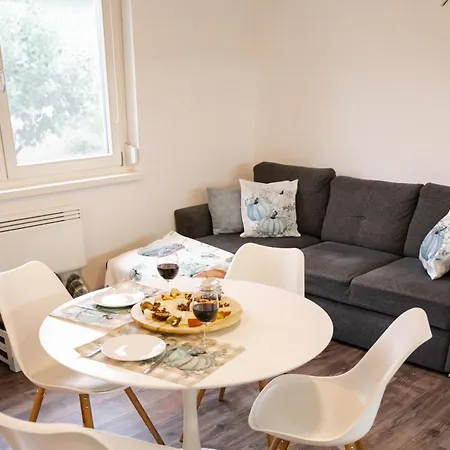 Poganyko Vendeghaz 2 *